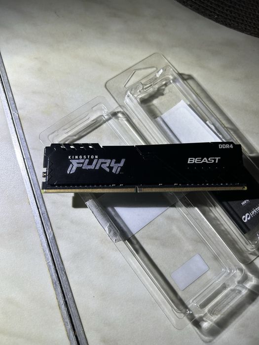 Оперативна памʼять Kingston Fury DDR4-3200 16Gb