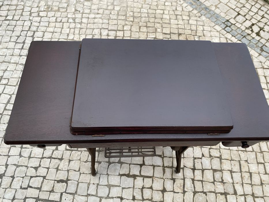 Mesa de maquina de costura Singer