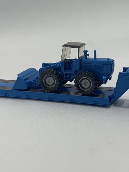 Mercedes com Maquinas Wiking 1/87