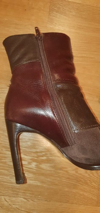 Botas em pele de alta qualidade