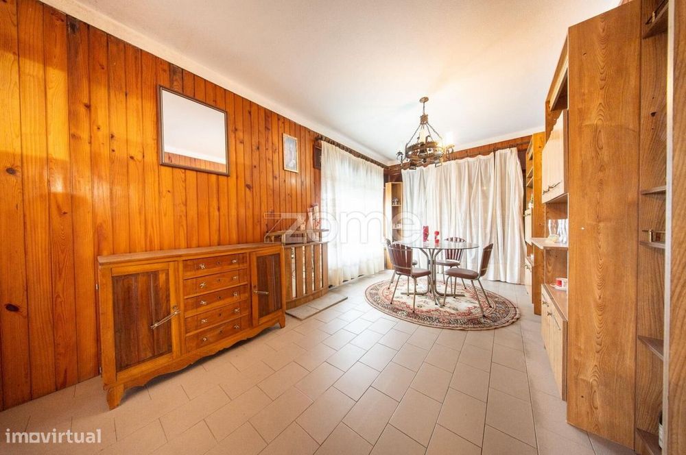Moradia T4 com amplas áreas e elevado potencial em Mancelos