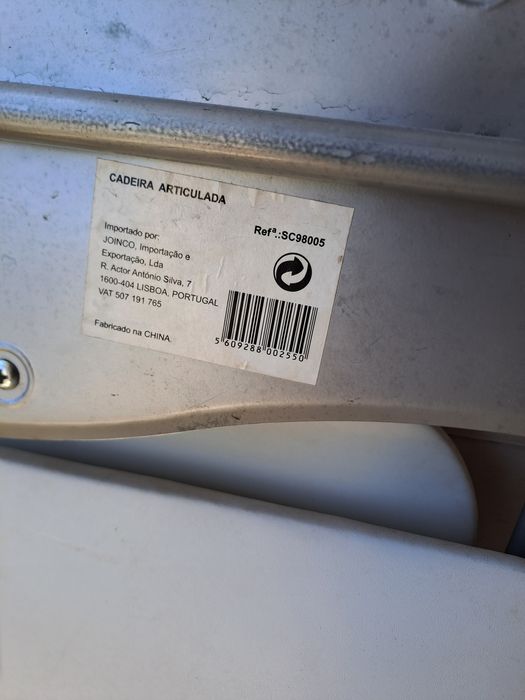 Apenas 2 cadeiras dobráveis para campismo