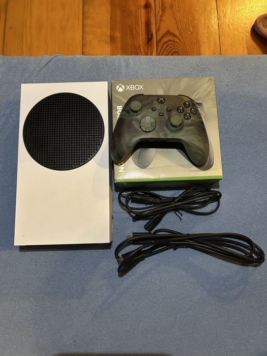 Xbox Series S 512GB + Pad Nocturnal Vapor + kable