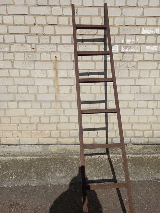 Сходи металева 2,4 м