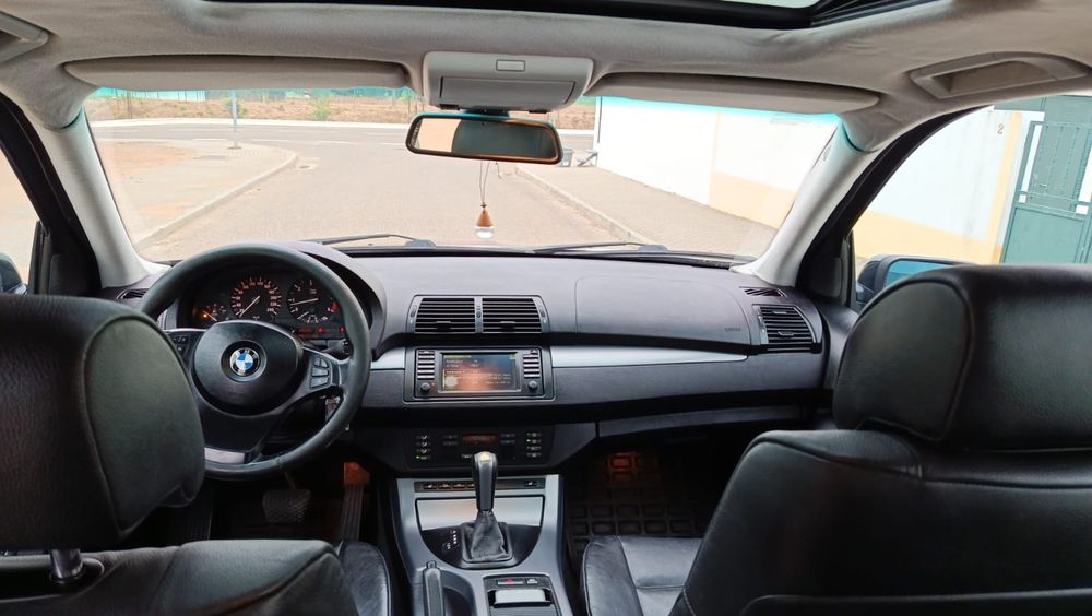 Vende-se Suv BMW x5 3.4x4  E53 218cv de caixa automática 6v