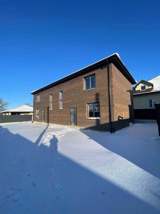 Продаж дуплекса на 4 житлових кімнати!