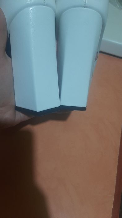 Ботильоны. Белого цвета