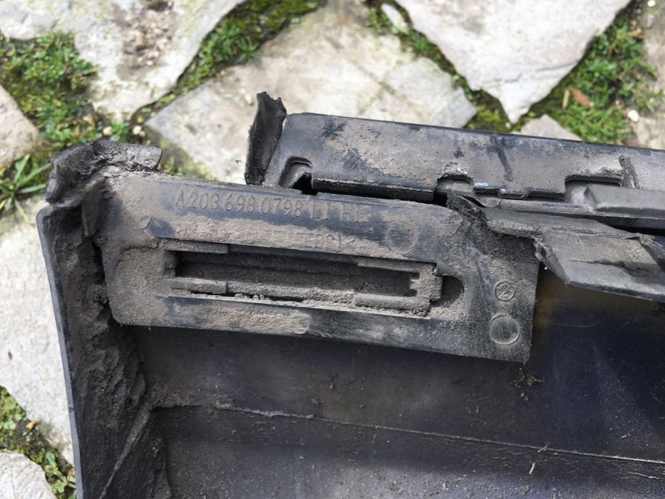 Mercedes W203 - pára-choques traseiro e embaladeiras Avantgarde