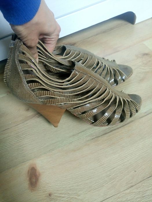 Buty sandały skórzane Buffaulo r.40