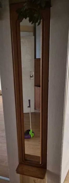 Sprzedam lustro w drewnianej ramie 140x 28cm