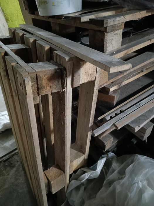 Palety drewniane 11  sztuk