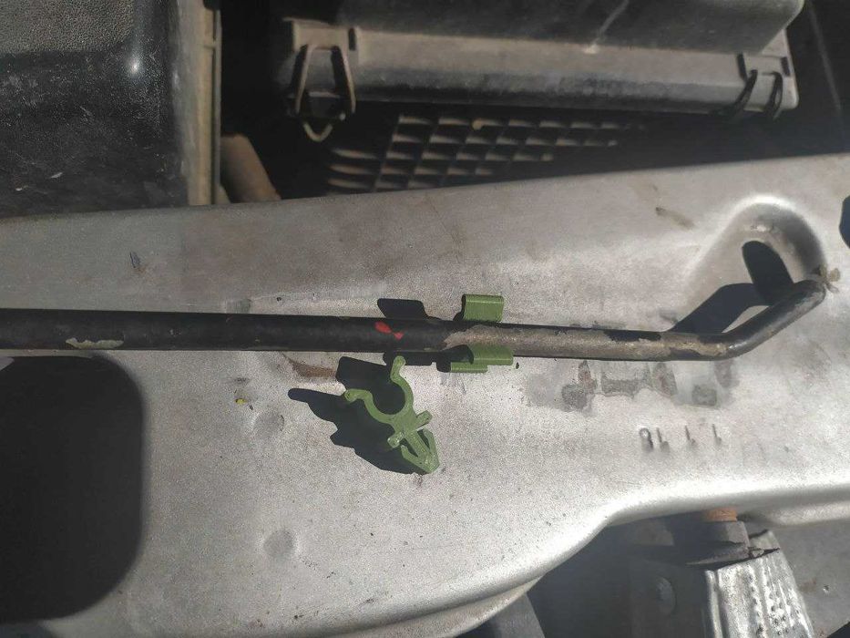 Застібки Капота для автомобіля