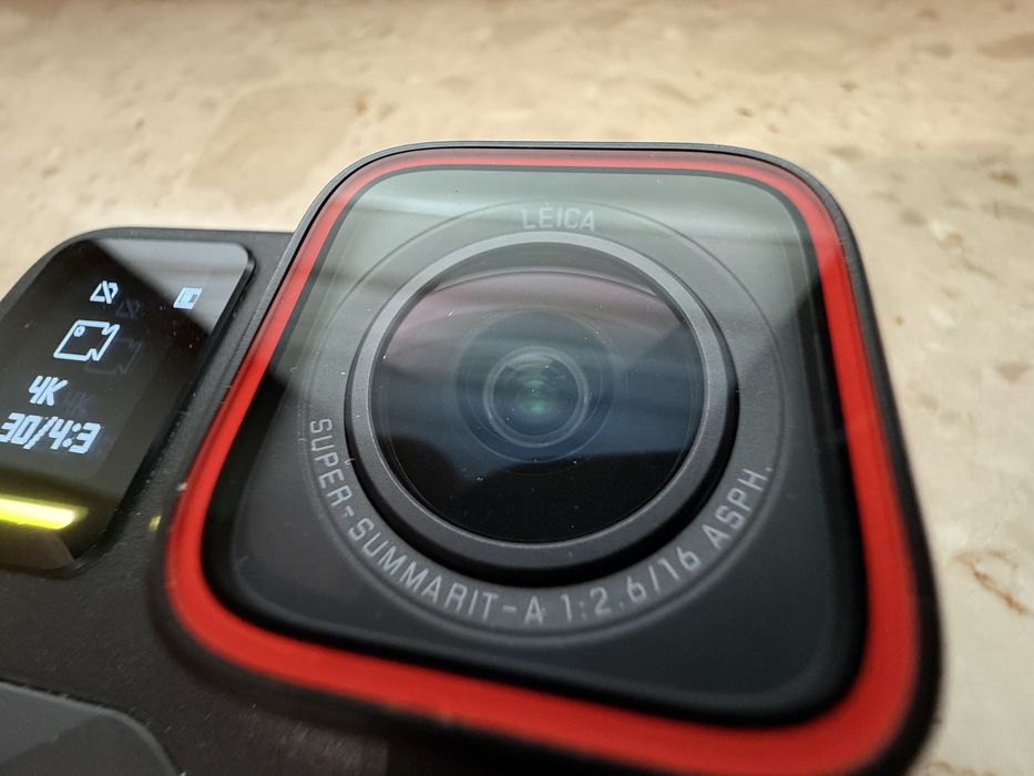 Kamera sportowa INSTA360 Ace Pro (dwie baterie, uchwyt, przylepiec)
