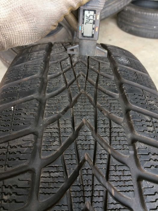 1x Opona 225/55R17 97H DUNLOP SP WINTER SPORT 4D  7,4mm 17r