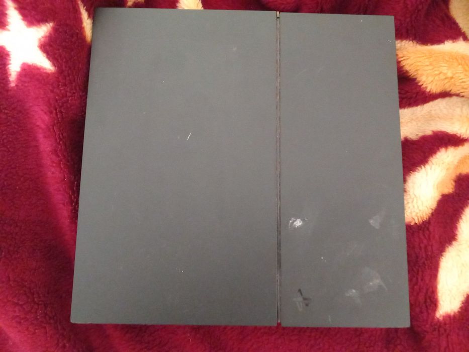 PlayStation 4 niesprawne z padem i kablami