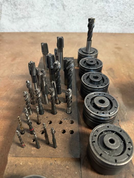 Máquina de roscar pneumática