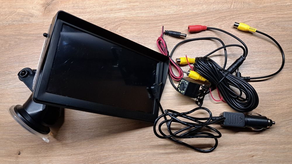 Smart Car Tablet z kamerą cofania