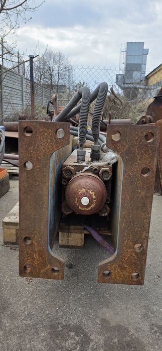 Młot hydrauliczny 1000kg