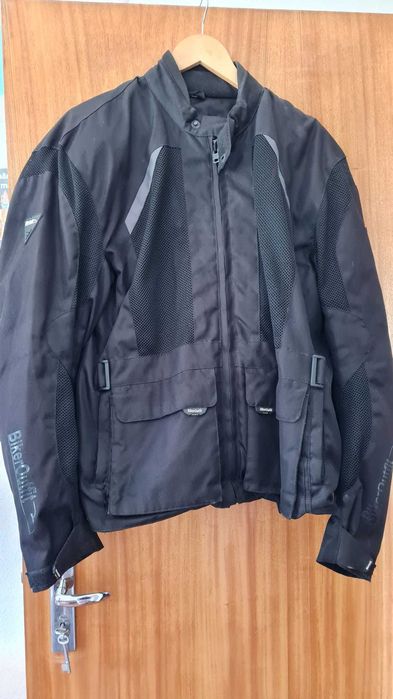 Casaco de Mota XXL 
XXl pequeno.

Preço negociável.