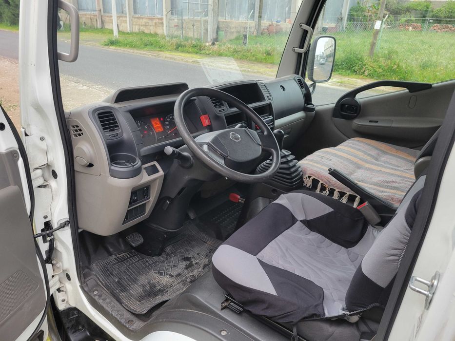 Nissan Cabstar 35.12 NT400  CTE ZED 20.2HV Auto plataforma "Barquinha"