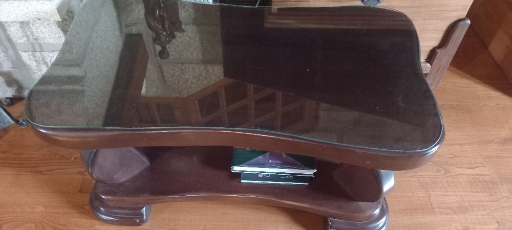 Mesa de madeira maciça