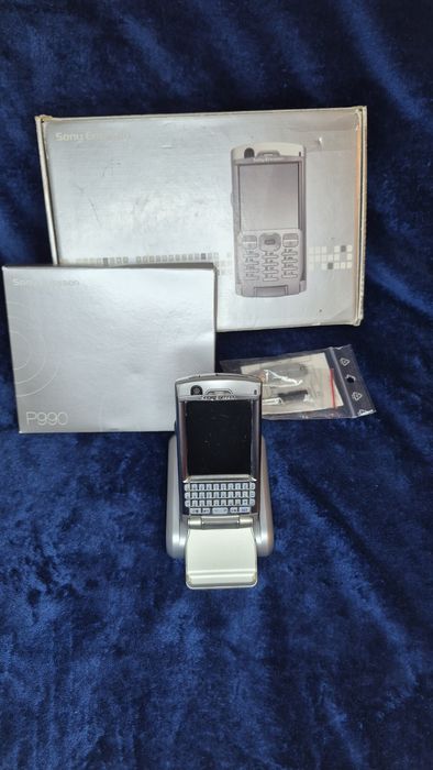 смартфон Sony Ericsson P990i