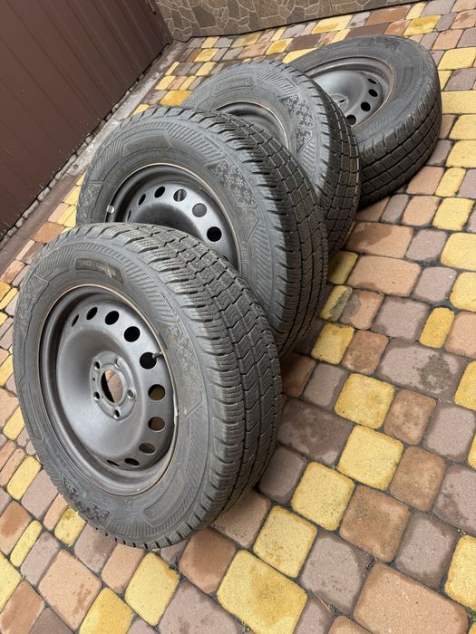 комплект коліс 215/65/16с Барум.