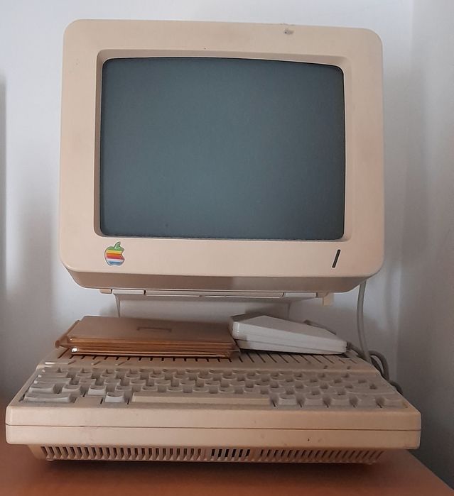 Computer-The Apple II c447081961804288000