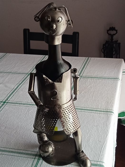 Vendo duas garrafeiras em metal excelente estado