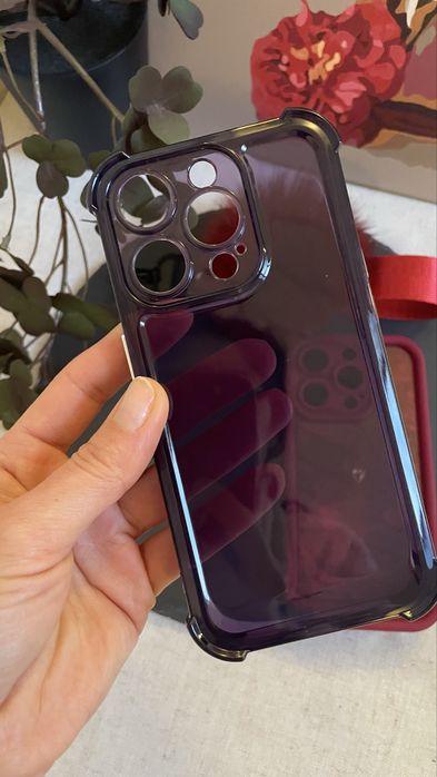 За все 150грн. Чохли на айфон 15pro та ремінець з помпоном натуральним