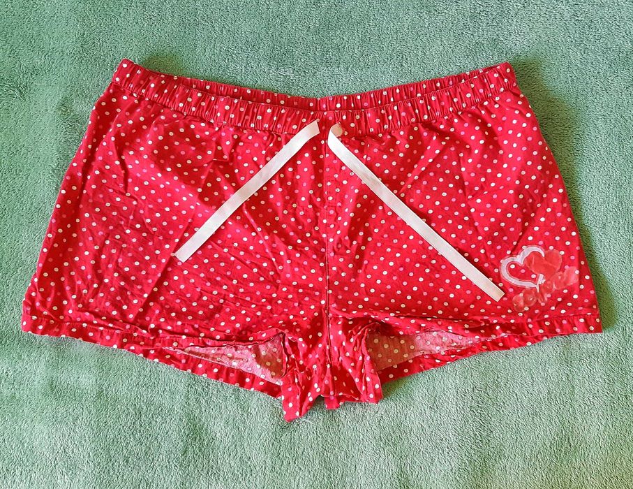 Czerwone szorty w białe i różowe kropeczki Disney rozm. 14