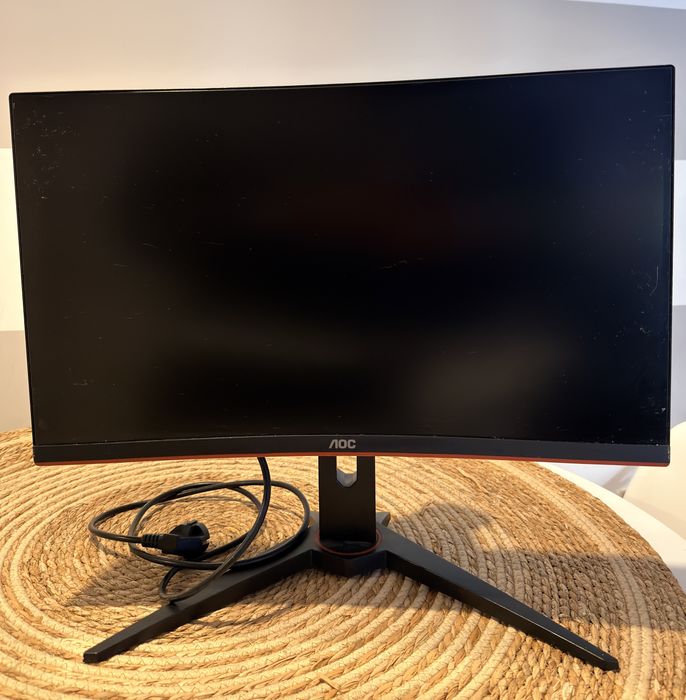 Monitor gamming curvo AOC 24G1