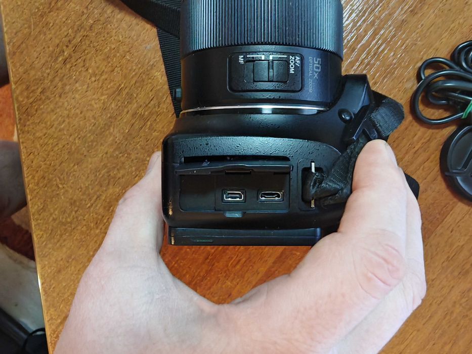 Фотоапарат Sony DSCHX 300