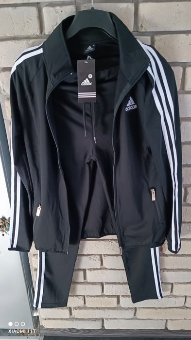 Damski dres Adidas.