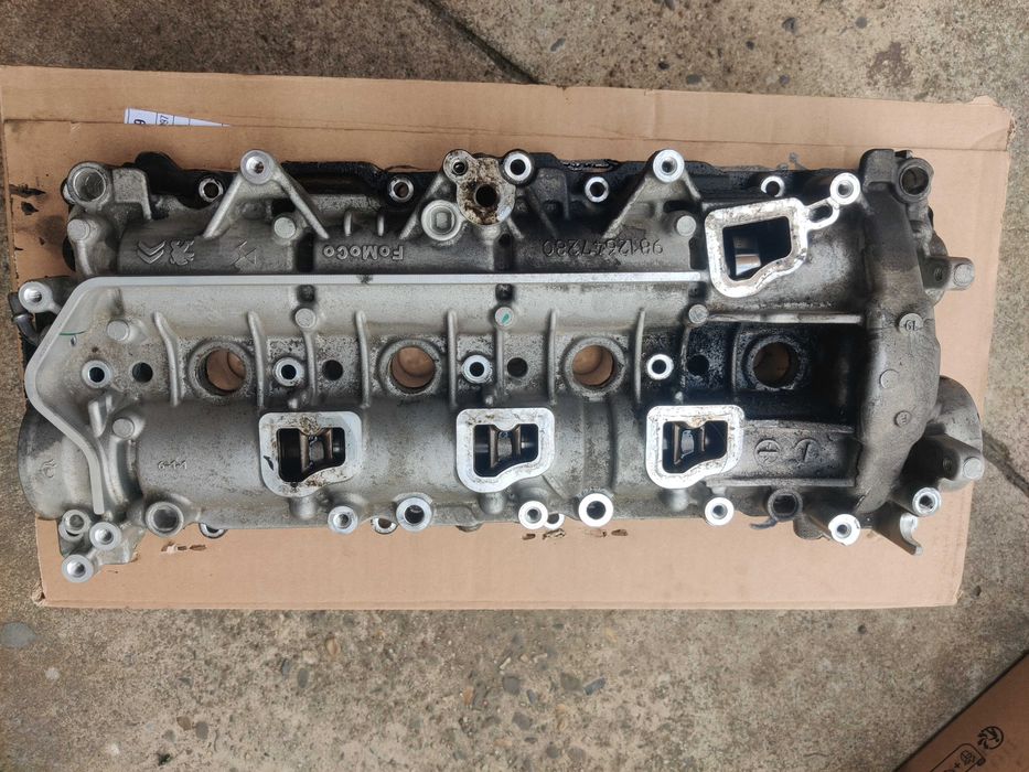 Pokrywa zaworów kaseta z walkami 1.5 blue HDi Citroen Peugeot euro 6