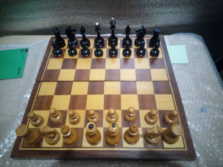 Шахмати СССР 70-80 роки фігури з деревини бука шахи фігури та дошка
