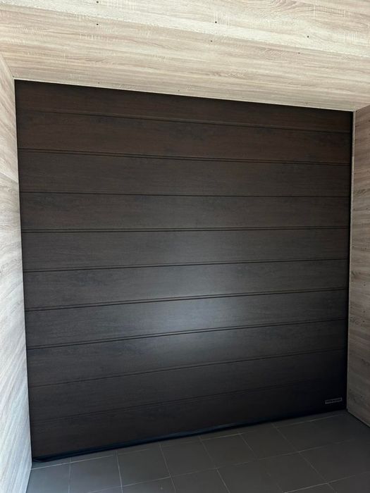 Секційні ворота з автоматикою / ролети / вулична автоматика