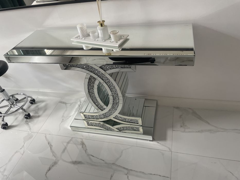 Przepiekny stolik wzór Chanel