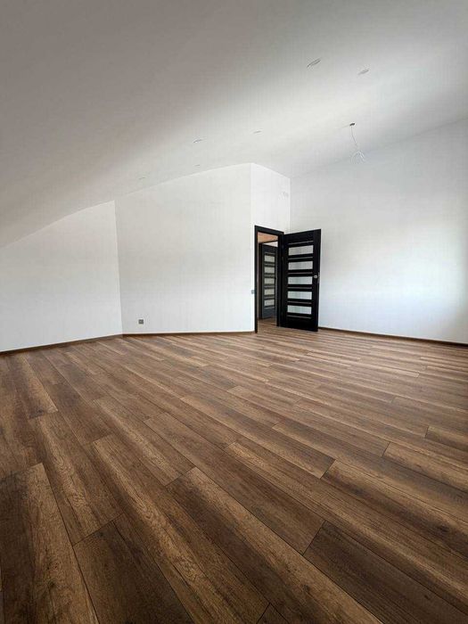 Будинок в передмісті Івано-Франківська