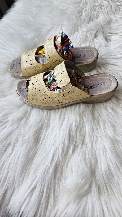 Buty damskie klapki