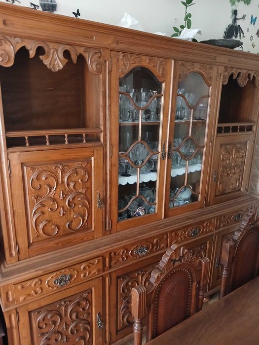 Mobilia de sala com Movel e cristaleira mesa de jantar  com 6 caderas