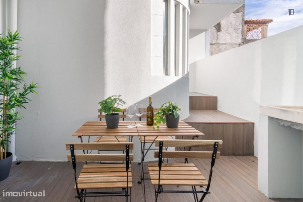 3-Bedroom Apartment – Located in Santo Ildefonso, Porto