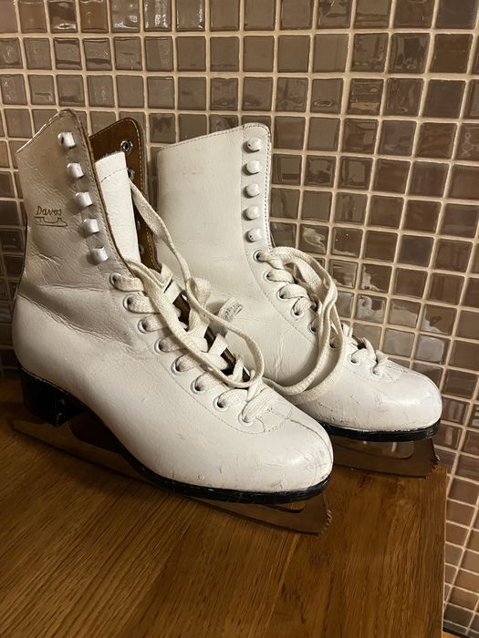 Łyżwy figurowe rozmiar 38 (24 cm)