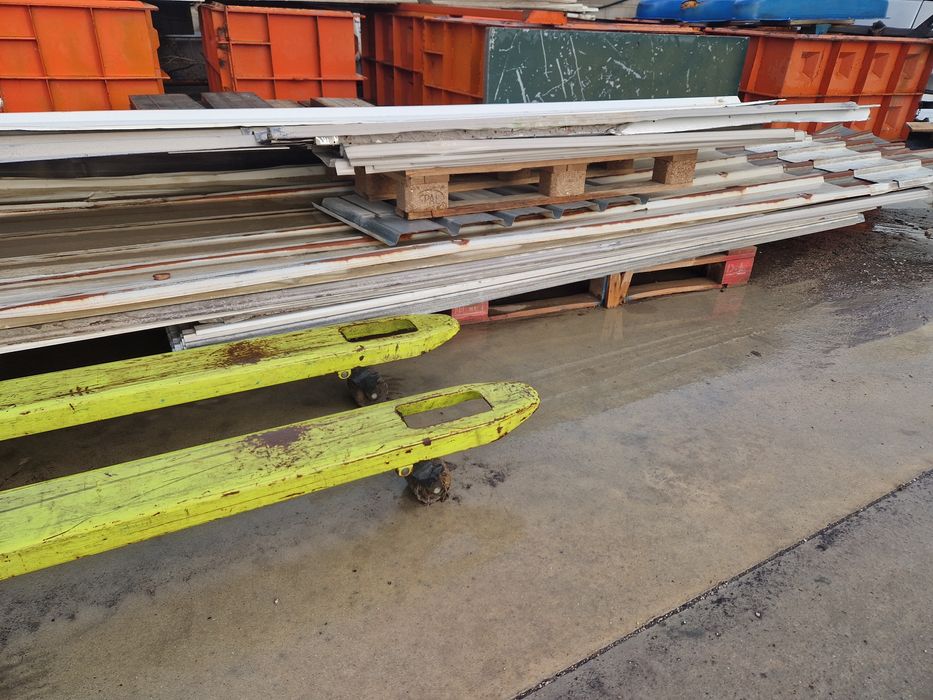 Vigas metálicas e chapa