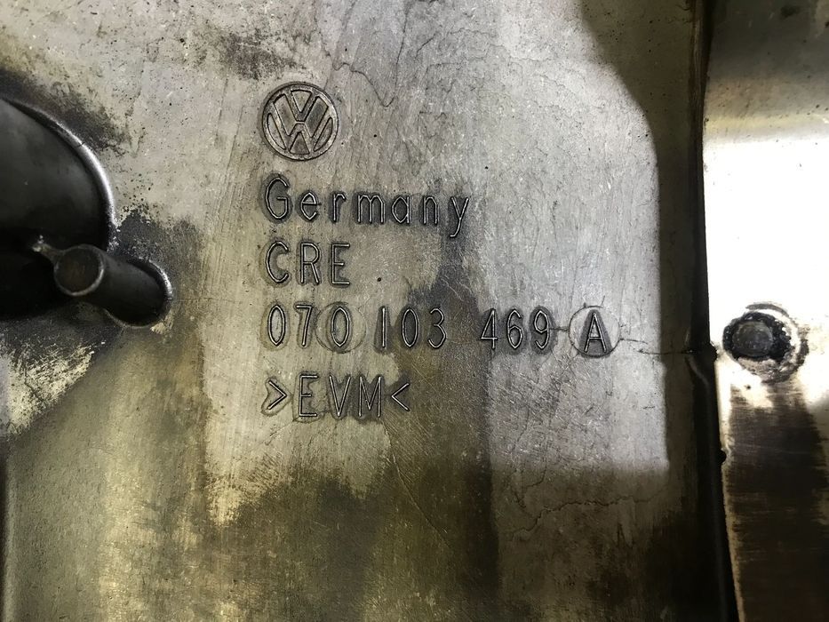 TAMPA DAS VALVULAS VOLKSWAGEN TOUAREG / TRANSPORTER 2.5TDI 070103469A
