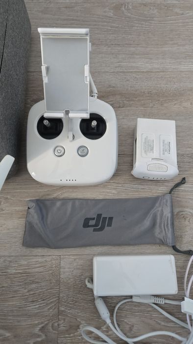Dron dji phantom 4 2 baterie,4k akcesoria