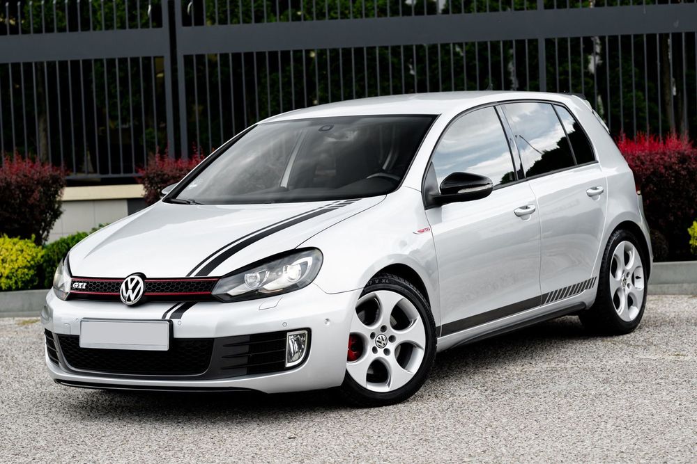 Volkswagen Golf 2.0T 210KM GTI Xenon LED PDC Park Ass. Kamera Nav Grz. fotele Tempomat
