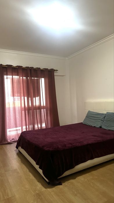 Aluga-se quarto na costa da caparica