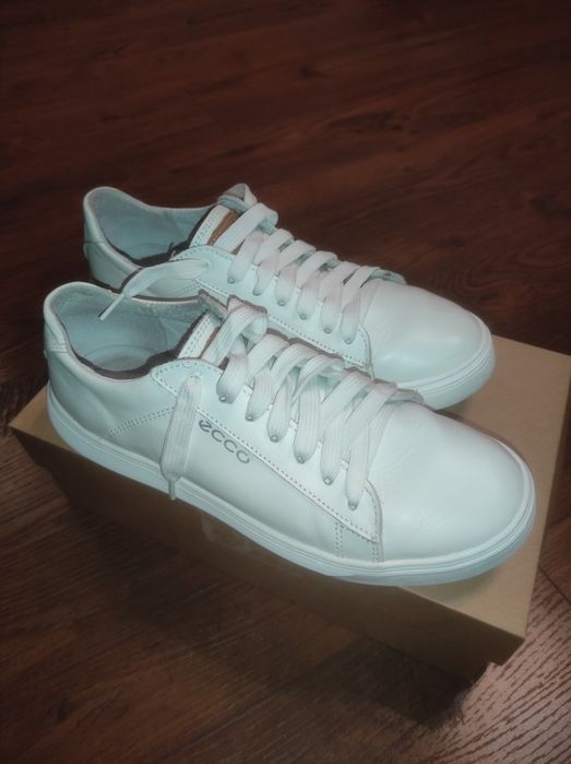 Білі шкіряні кеди 39 розміру