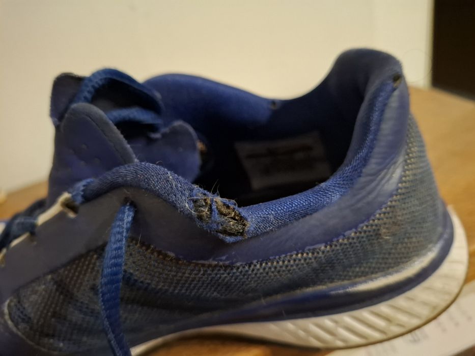 Męskie halówki Nike r 40 .